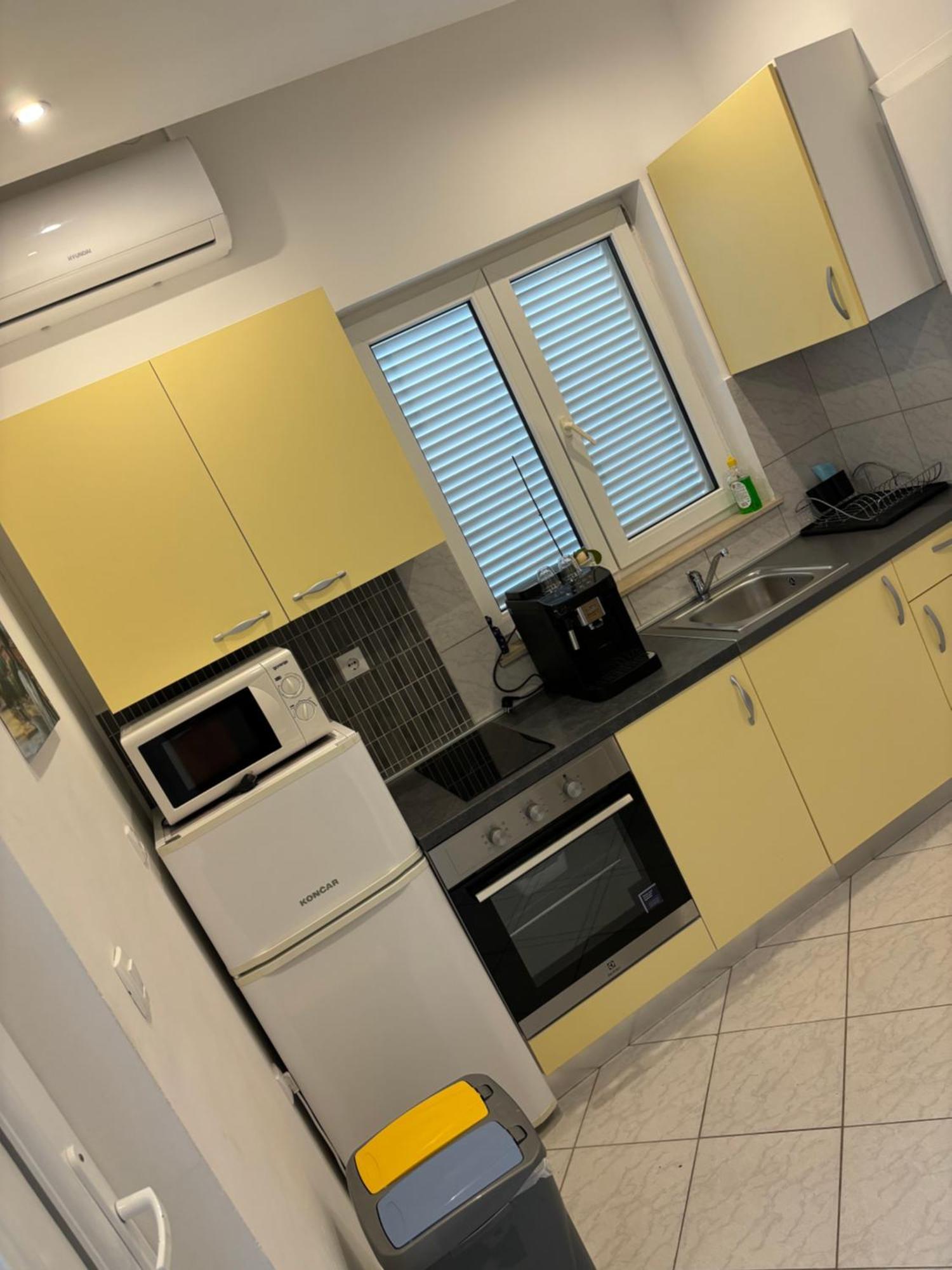 Apartments Lota Кострена Экстерьер фото